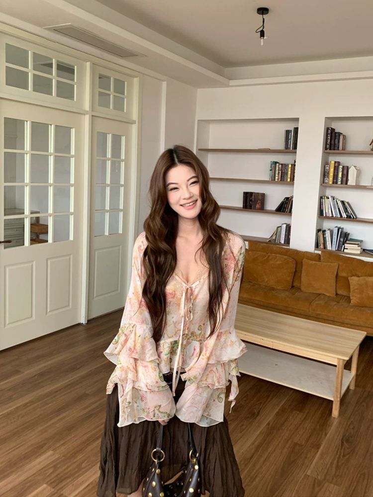 Wrap Blouse Chiffon - بلوزة شيفون بوهيمية بطبعة بيزلي 2026