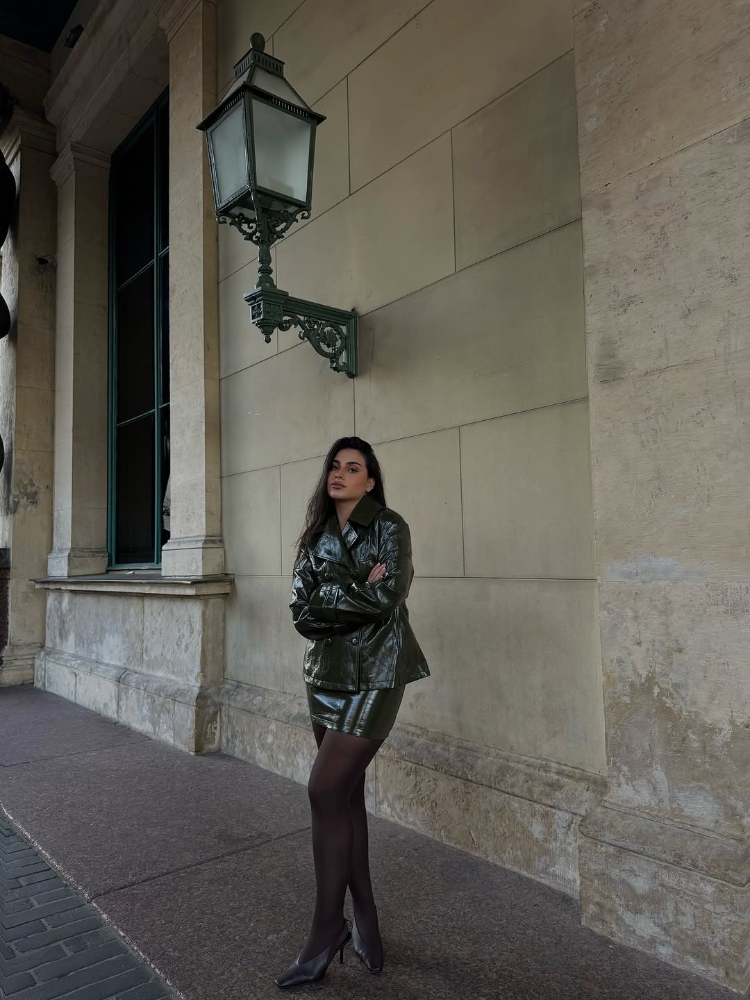 تنورة جلدية لامعة بلون بني داك - مراجعة Women'S Fashion Leather Jacket وسعره