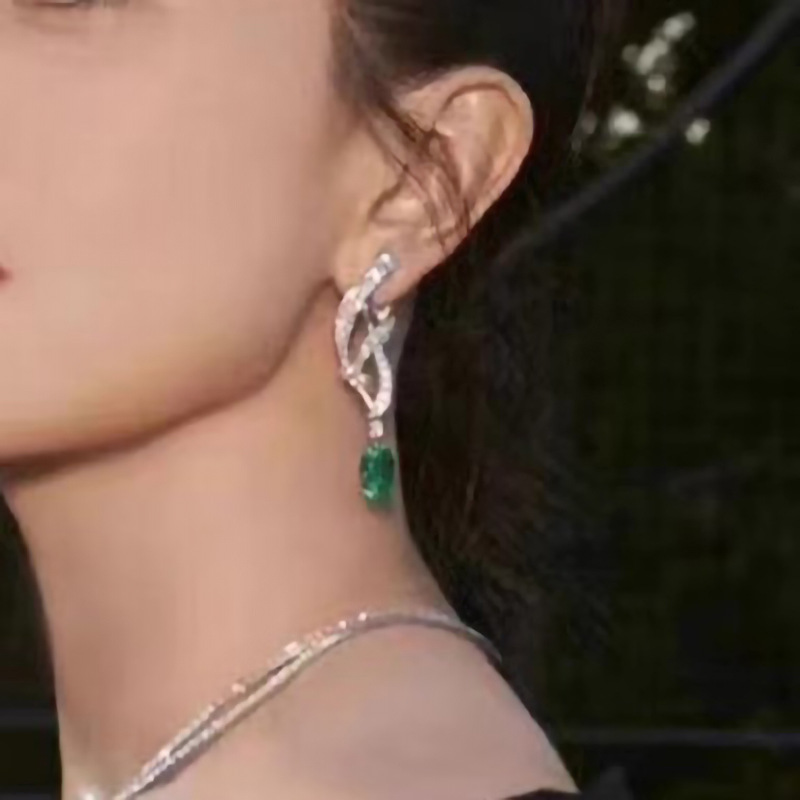 أقراط ماسية مربعة فاخرة بتصميم - مراجعة Women'S Fashion Magazines وسعره